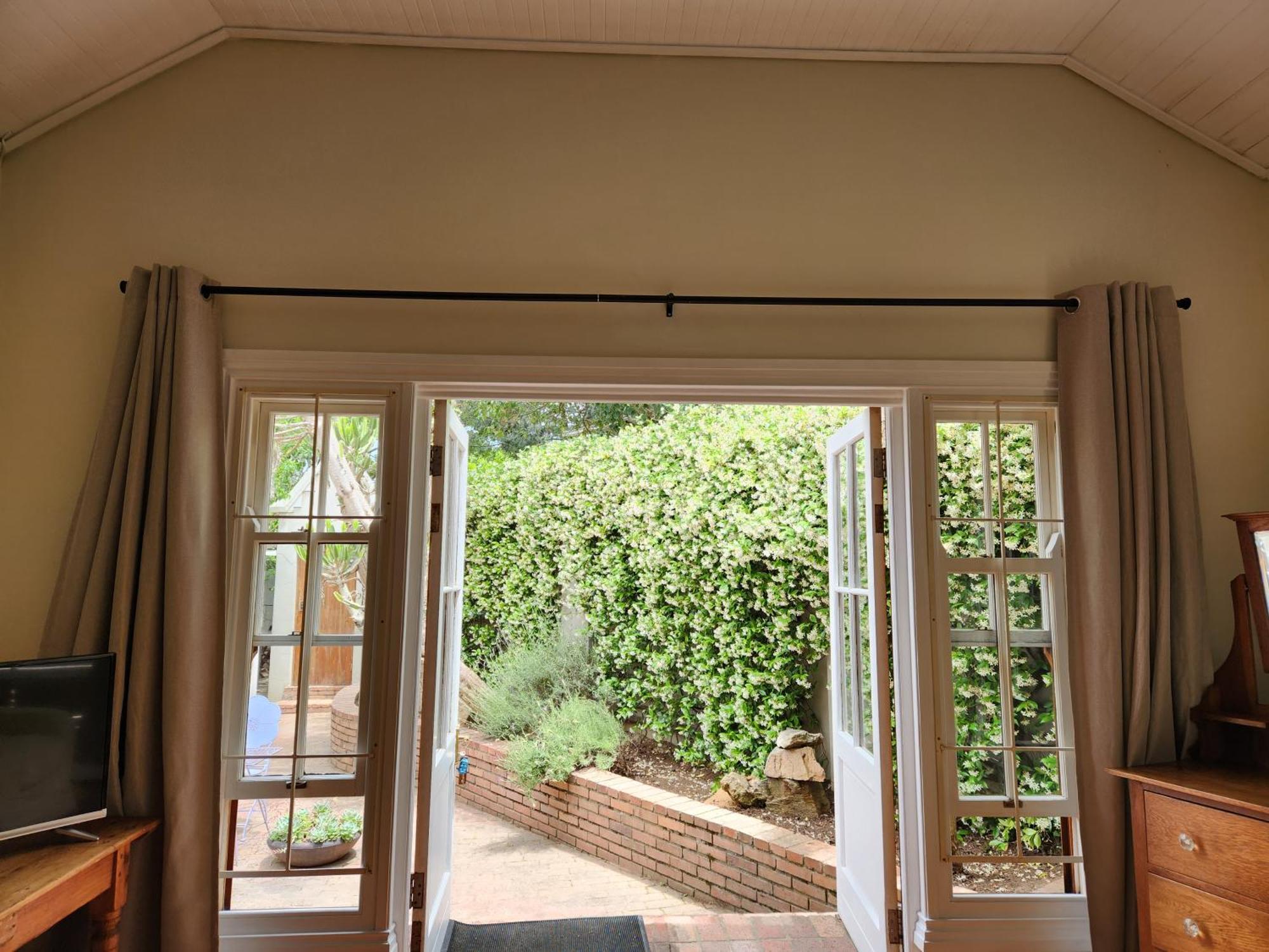 St Aidan'S Manor Hotel Grahamstown Room photo